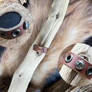 "Wild-Liebe" Lederring "Eyelet & Crystal"