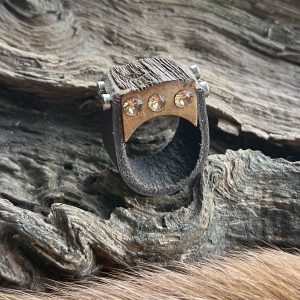 "Wild-Liebe" Lederring „Wood Soul & 6 Crystals"