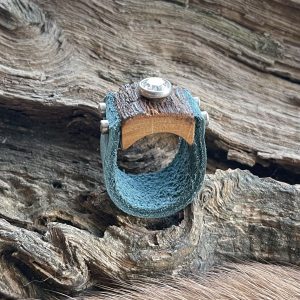 "Wild-Liebe" Lederring „Wood Soul & Crystal"